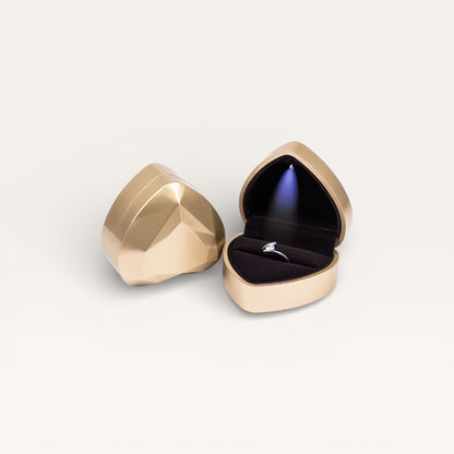Écrin pour bague en forme de coeur à LED